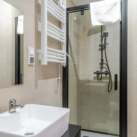 Slowackiego Serene By Bookinghost